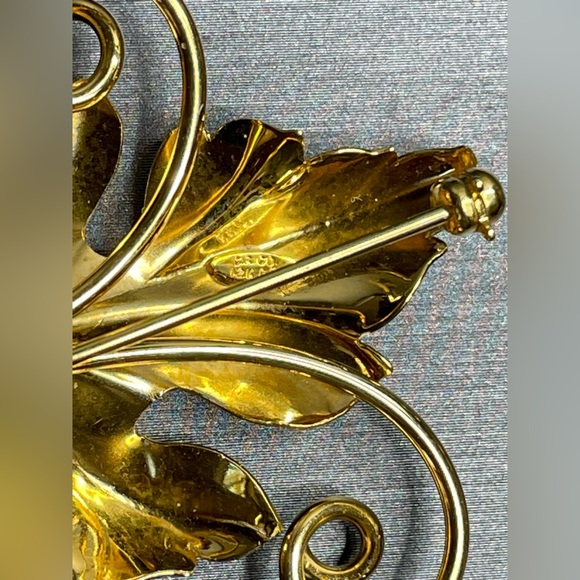 Charles Reis Co “CR CO” Textured Dimensional 12k Gf Leaf Brooch Vintage - Picture 10 of 10